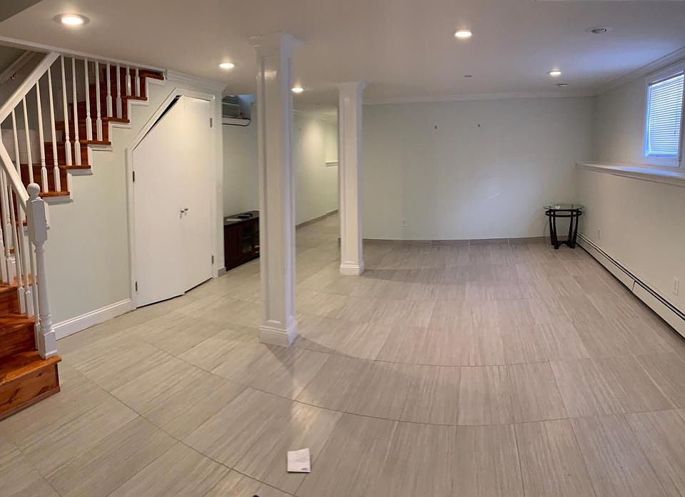 1st image of 85 Chester Pl #1