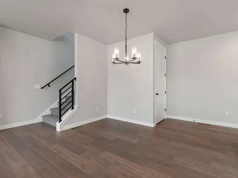 2316 N Sunmore Way — Photo 9