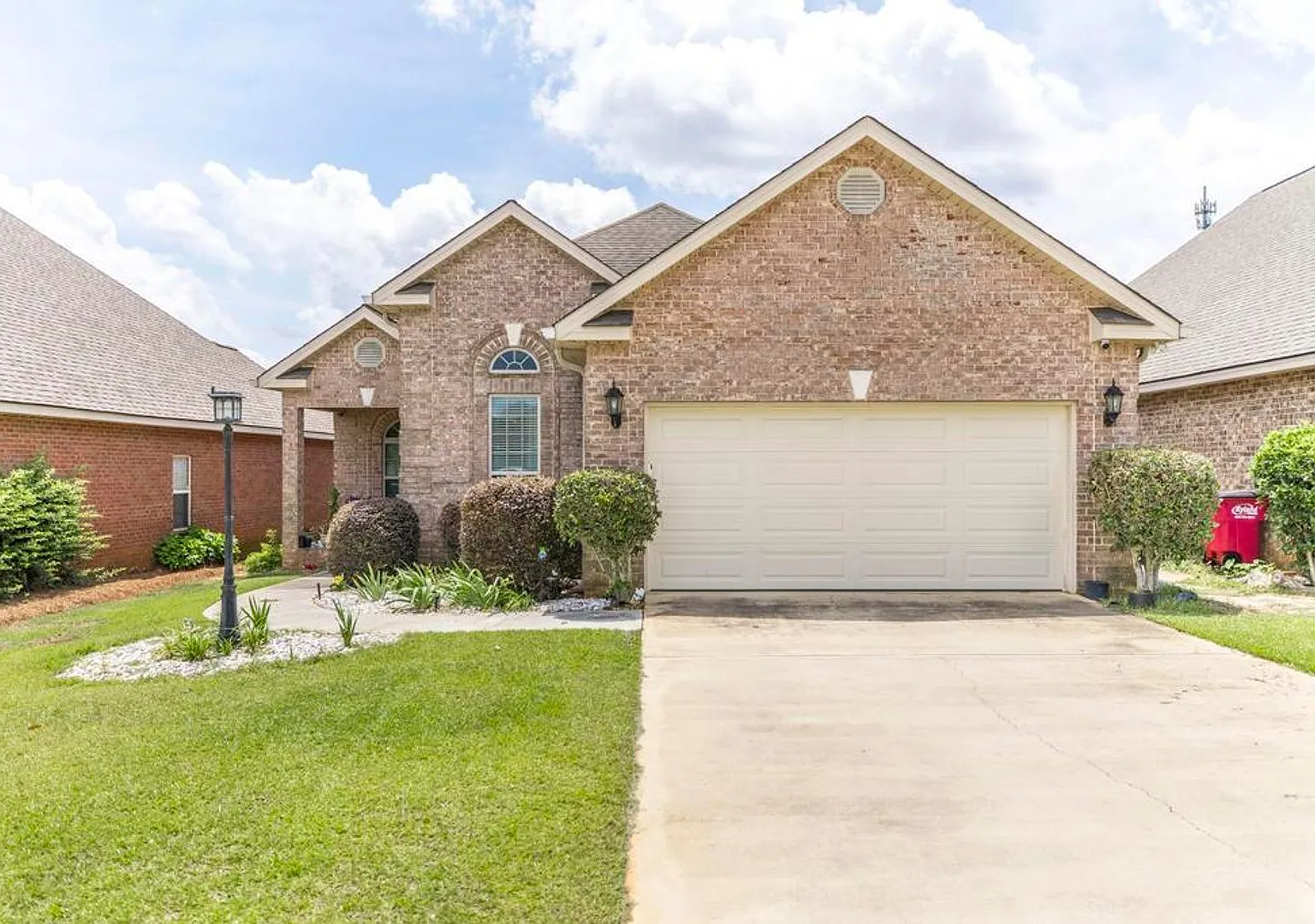 Great Family Home in Eagle Springs!! — Photo 1