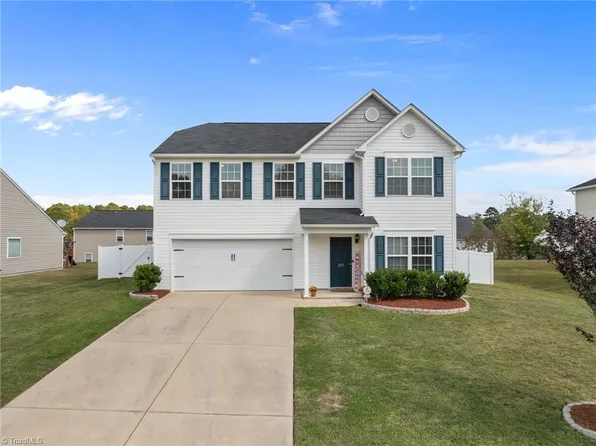 287 Thistle Downs Dr, Burlington, NC 27215