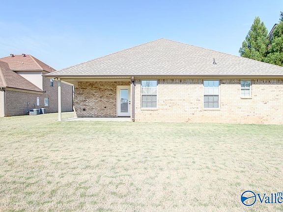 5th image of 25970 Fieldstone Dr