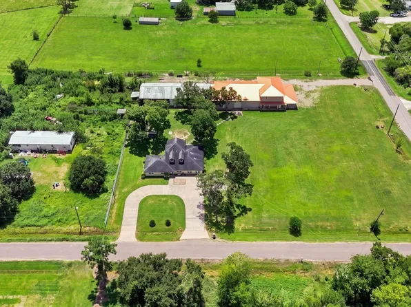 5930 County Road 396, Alvin, TX 77511
