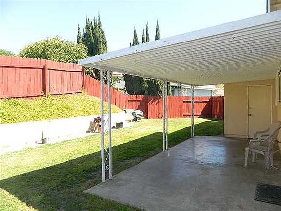 4th image of 2558 Crandall Dr