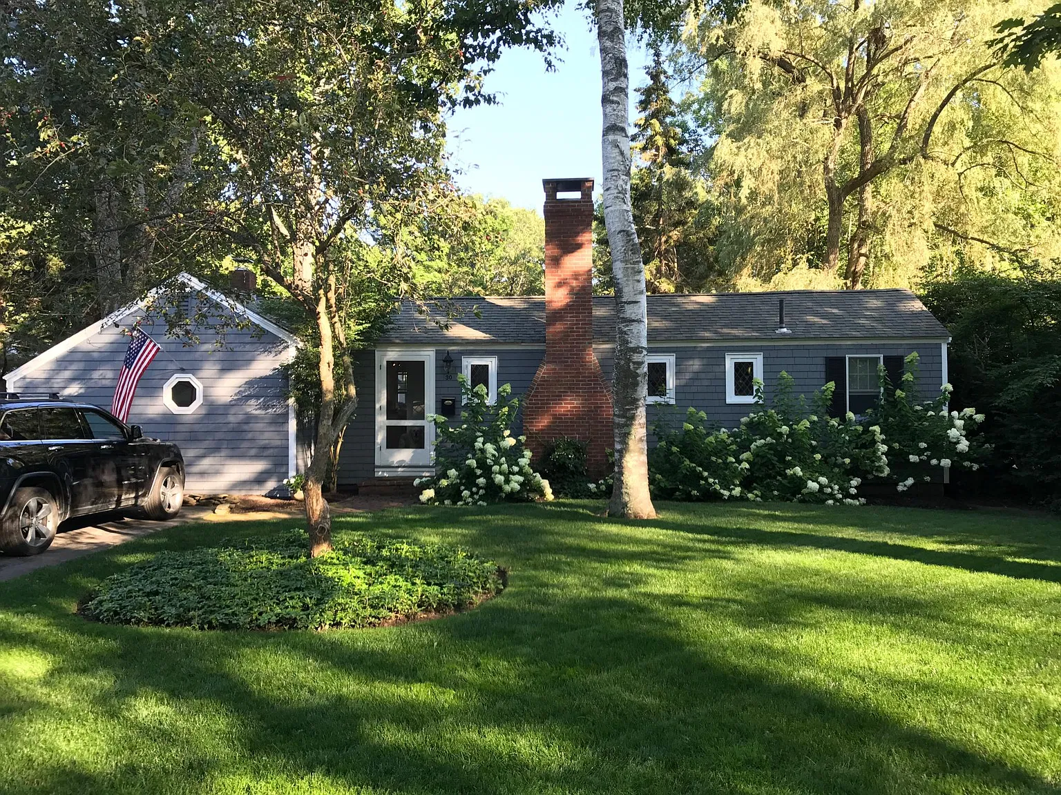 3 bed, 1350 sqft, $4,100 — Photo 1