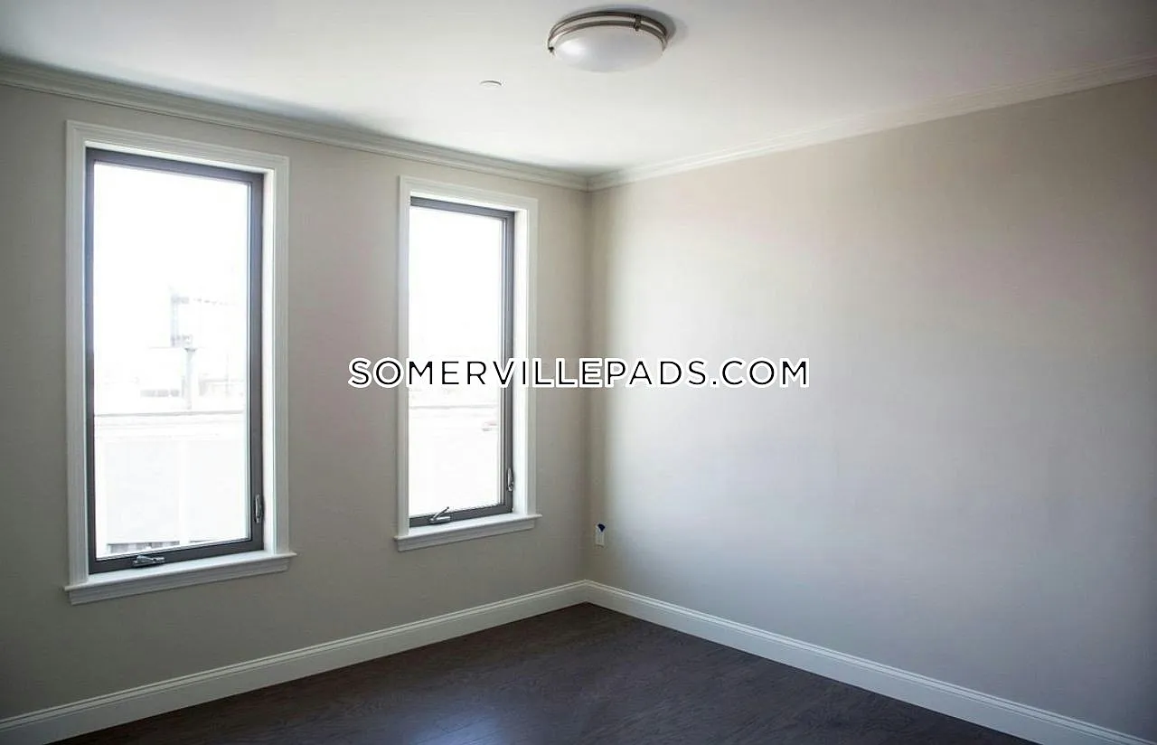 2 bed, 9999 sqft, $3,400 — Photo 2