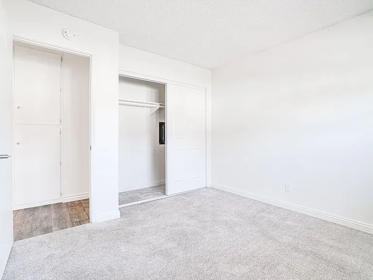 Oak Valley Apartments — Photo 37