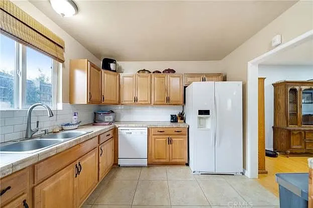 8228 Oakhurst Pl — Photo 4
