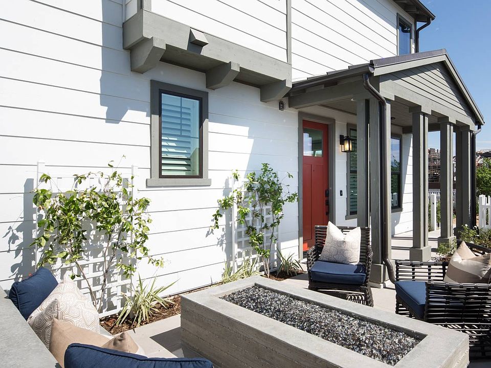 Homesite 6 Model Home Front Entry