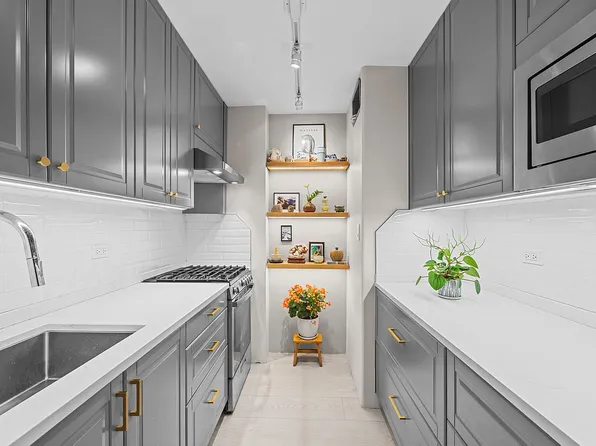 41-40 Union St #4-M, Flushing, NY 11355