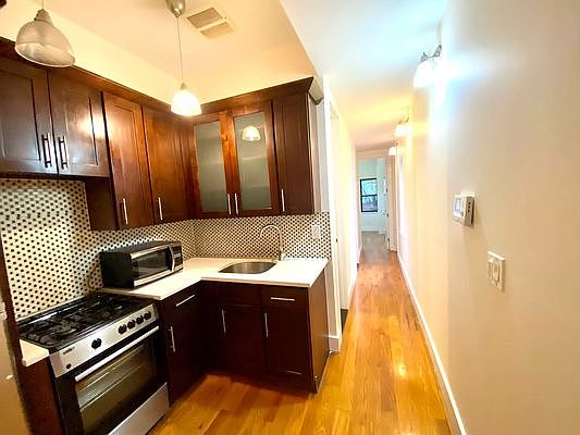 3rd image of 938 Lafayette Ave #A2l