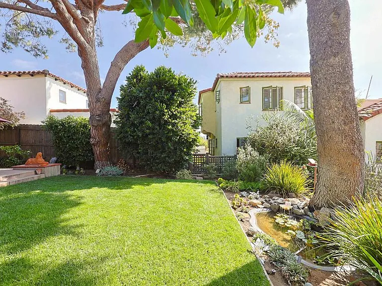 1027 Adella Ave — Photo 37