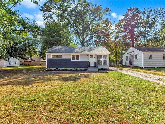 2nd image of 4714 Montview Dr