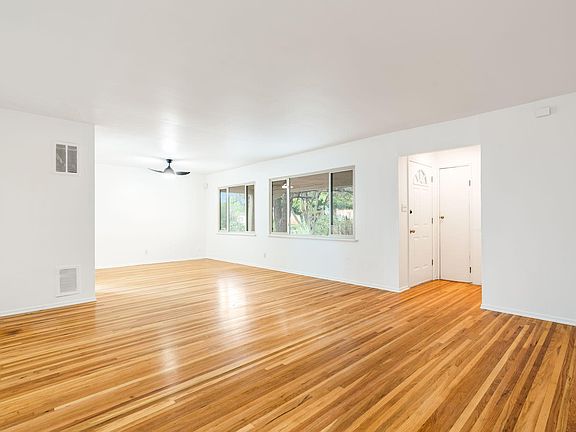 5th image of 1001 Florida St SE