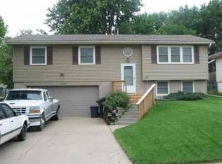 7418 Ivy Lane Dr, La Vista, NE 68128