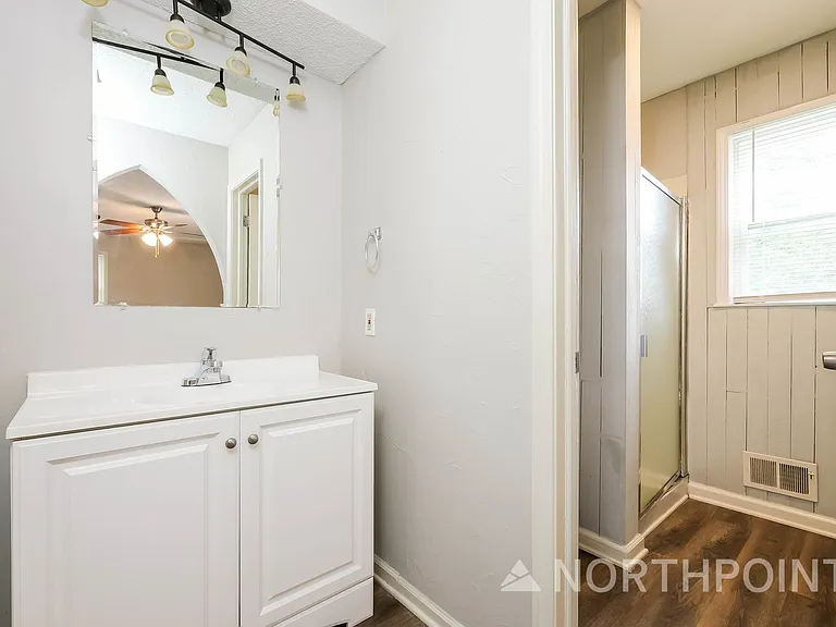 304 Johnston Dr — Photo 12