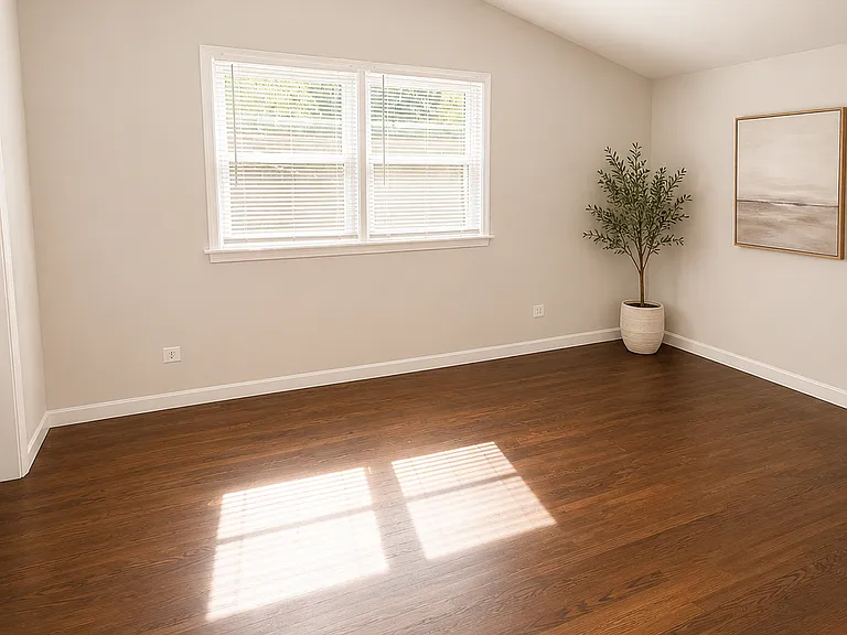 1731 N Linden Ave — Photo 4