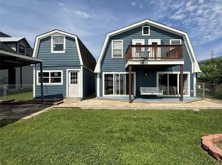 398 Lakeshore S, Onalaska, TX 77360