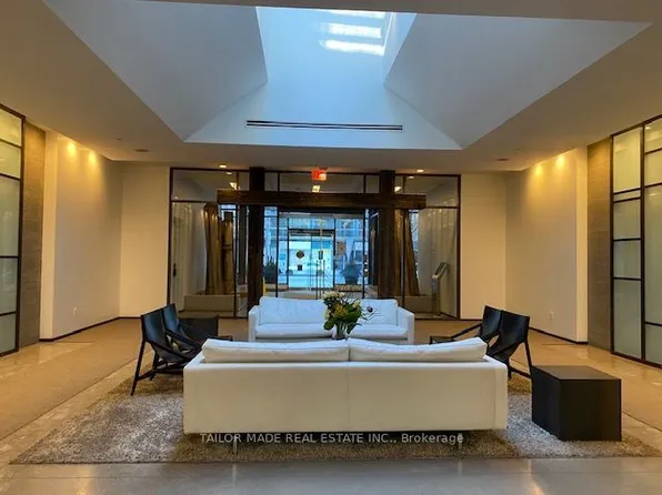 1030 King St W, Toronto, ON