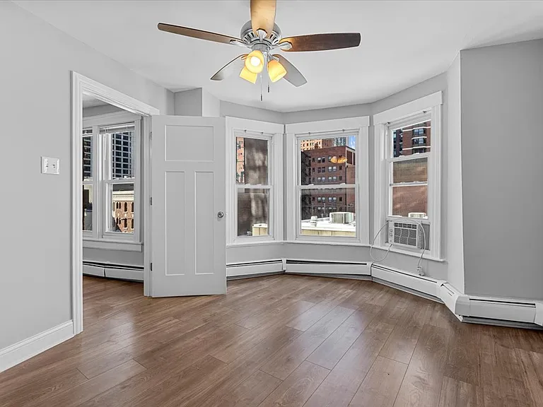 1133 N State St #4D — Photo 1