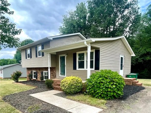 133 Wallace St, Boonville, NC 27011