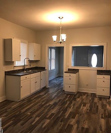 5th image of 2121 McKinley Ave