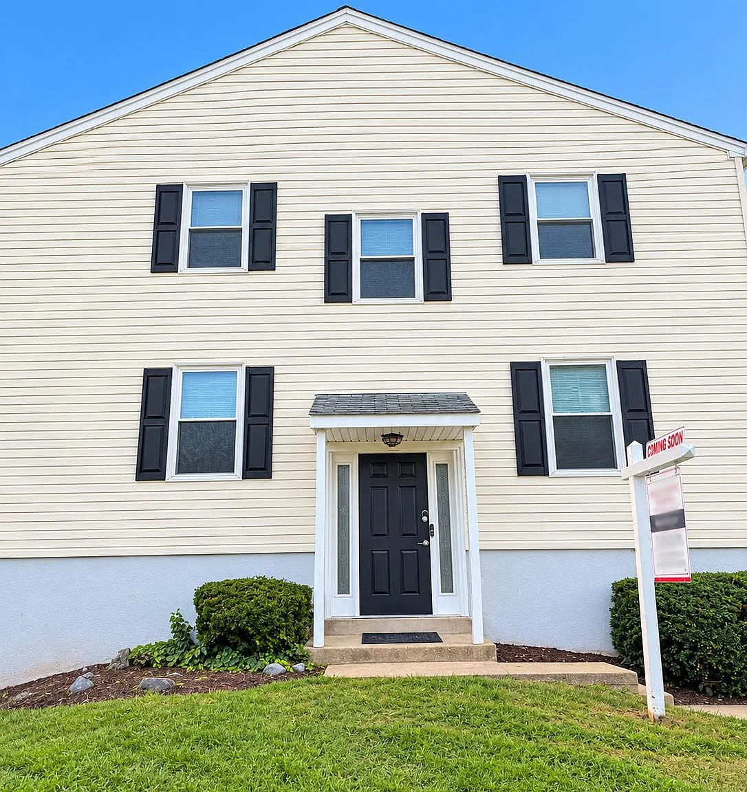 3 bed, 2.5 bath, 2080 sqft, $2,700 — Photo 1