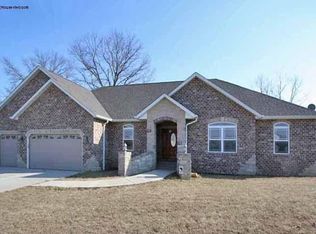 6 Autumn Oaks Ct, Troy, IL 62294