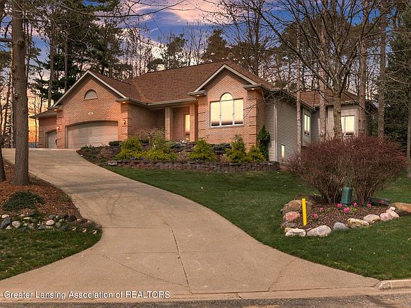 2nd image of 3935 Norway Pine Dr
