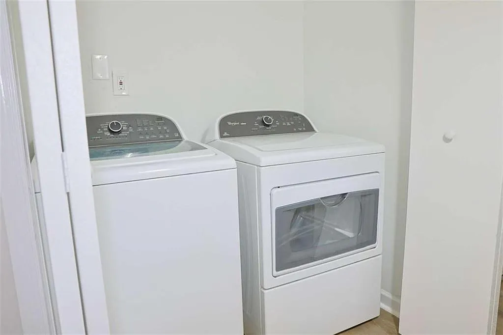 1 bed, 1.0 bath, 2471 sqft, $750 — Photo 2