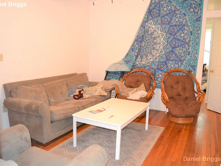 23 Egremont Rd #1 — Photo 2