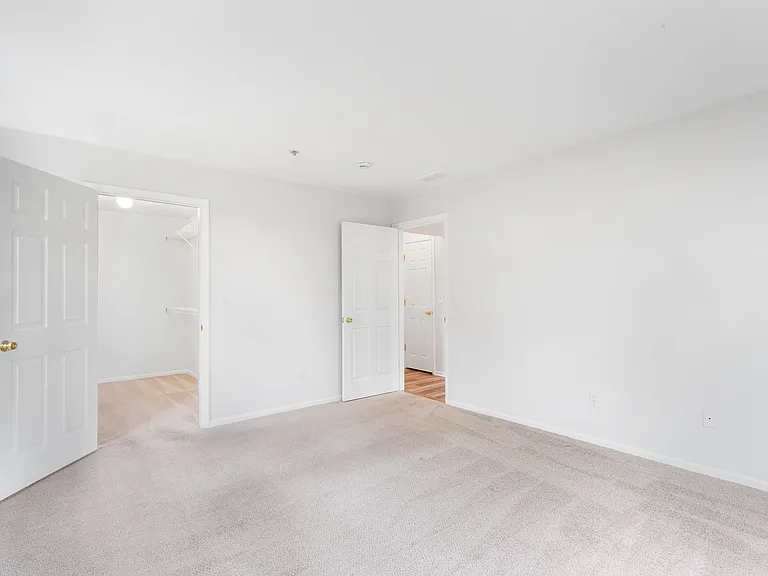 701 Tallwood Ln — Photo 8