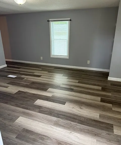184 Dixon Rd — Photo 5