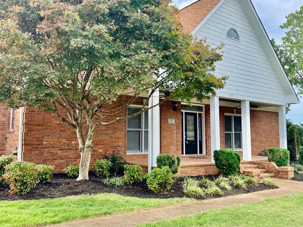 123 Palmer Ln, Holly Springs, MS 38635