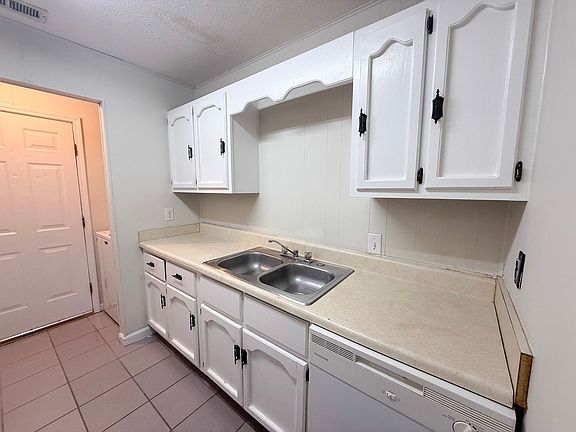 3rd image of 50 Gibson Ave