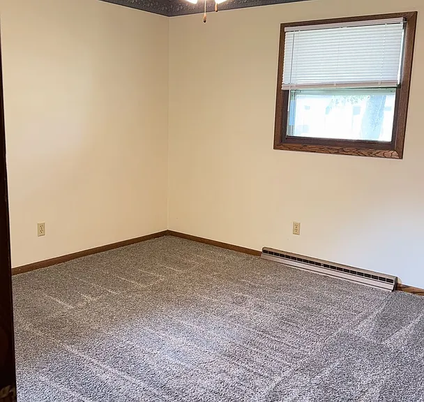 527 E Lexington Blvd — Photo 2