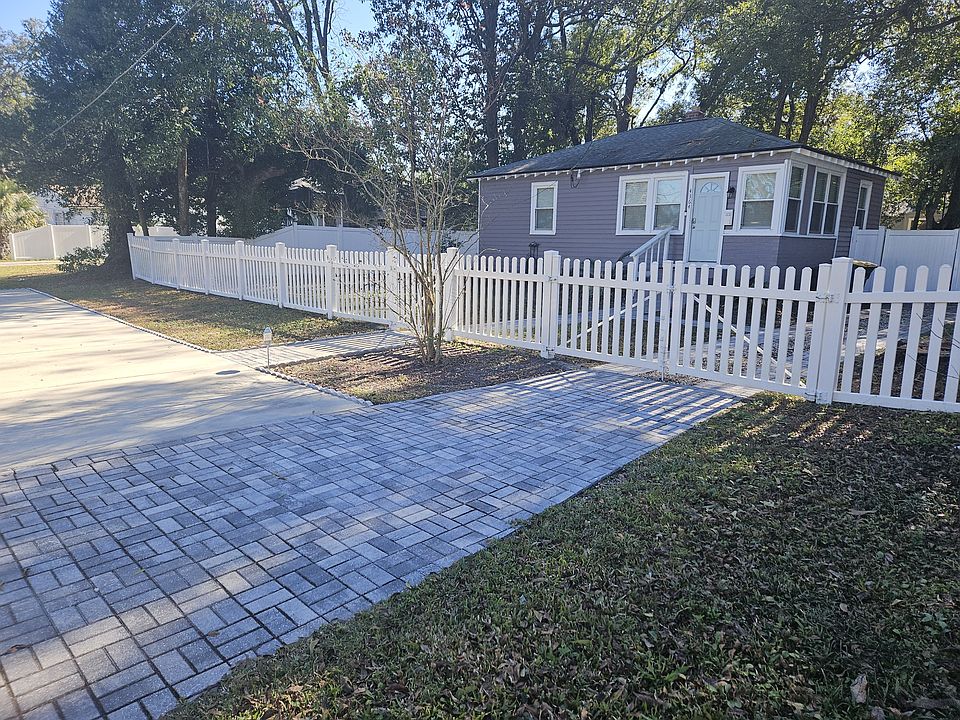 1st image of 4364 Bethwood Cir