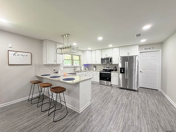 2nd image of 10711 Carmel Dr