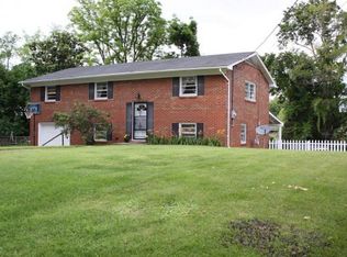 1627 Seward Dr, Johnson City, TN 37604