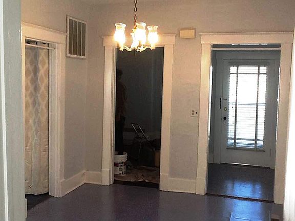 2nd image of 622 E Hill St
