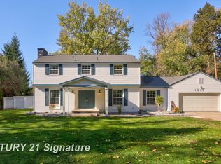 1043 Orchard Rd, Essexville, MI 48732