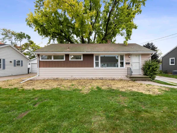 405 E 17th St, Kaukauna, WI 54130