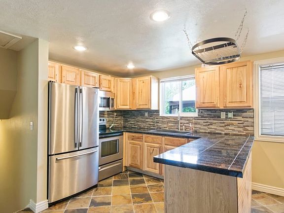 2nd image of 10318 S Peony Way