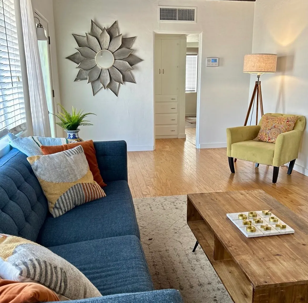 3 bed, 1314 sqft, $2,400 — Photo 2