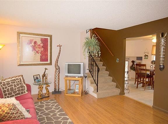 5th image of 20 Elizabeth Dr