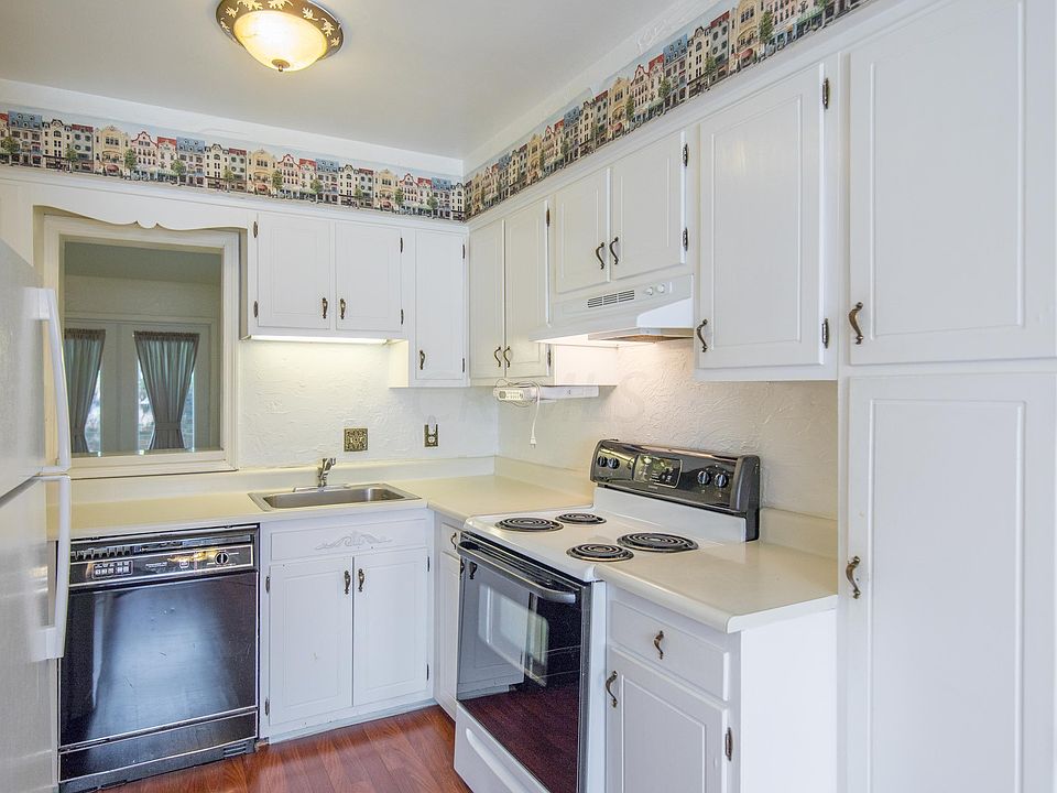 1st image of 4816 Merrifield Pl