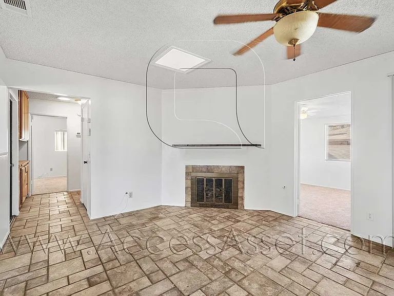 1700 Walden Ln — Photo 13
