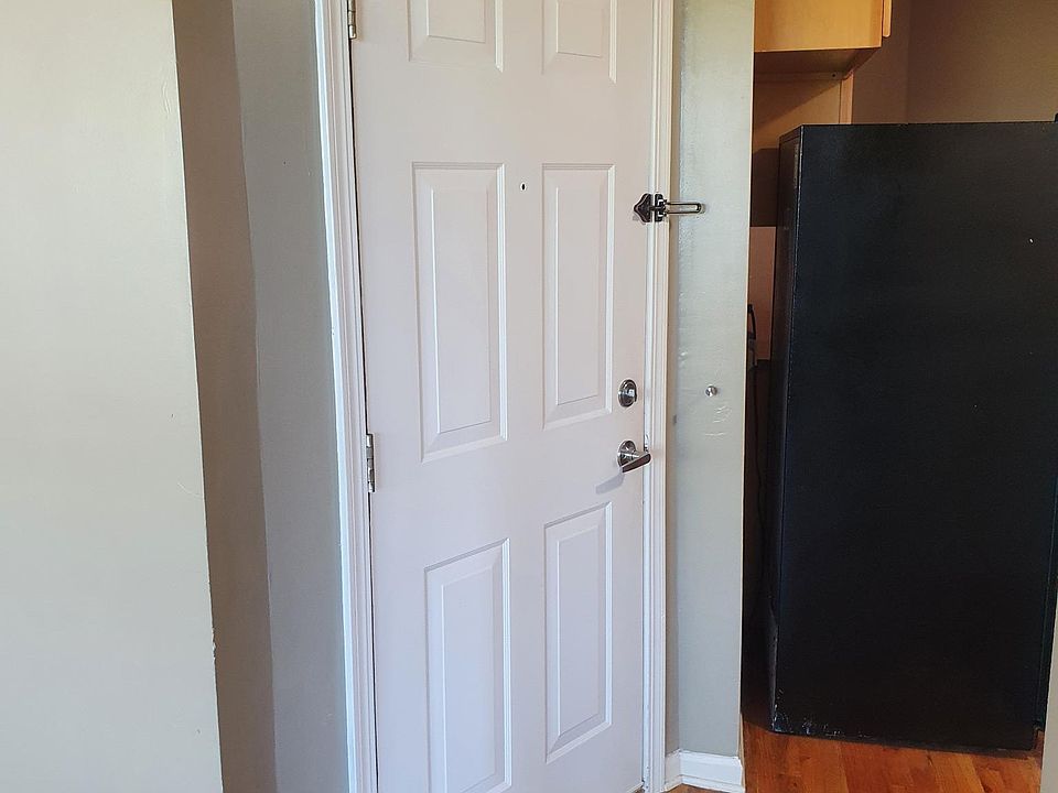 1st image of 1943 W Chase Ave #3