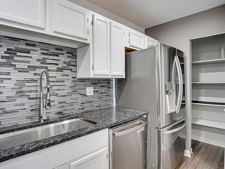1633 Hilton Head Dr — Photo 10