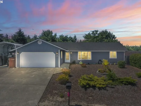 1235 Yew St, Florence, OR 97439