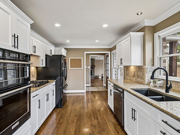 5th image of 7301 Brush Creek Rd